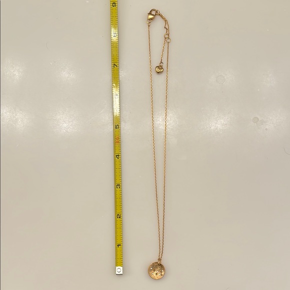 Jewelry - Gold Pendant Necklace